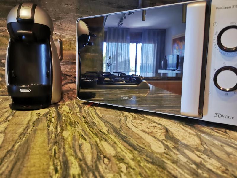 Classic Apartment with Sea View image 2