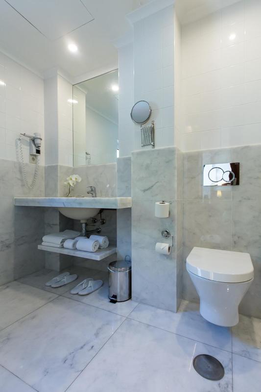 Single Room image 4