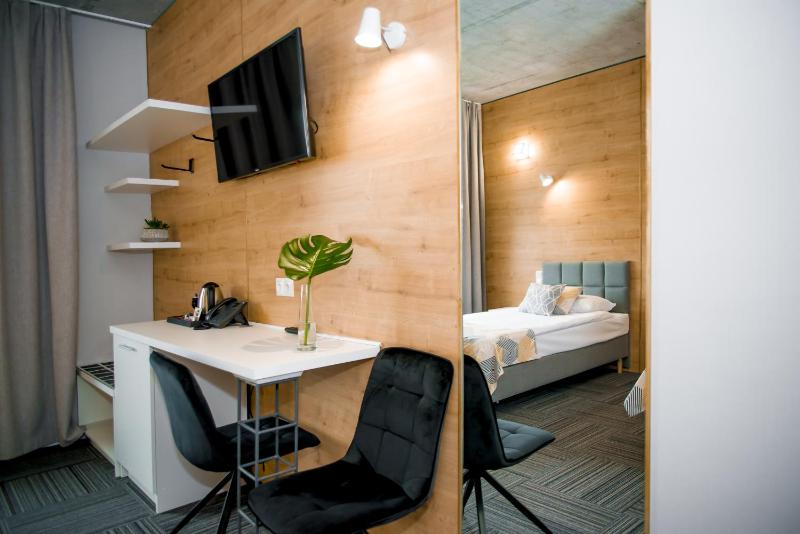 Standard Twin Room image 2