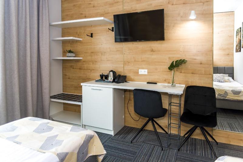 Standard Twin Room image 3