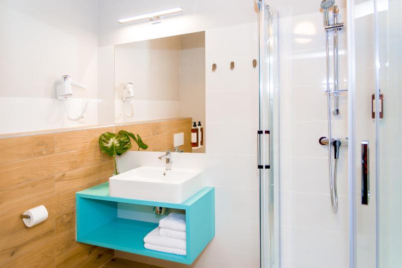 Standard Triple Room image 3