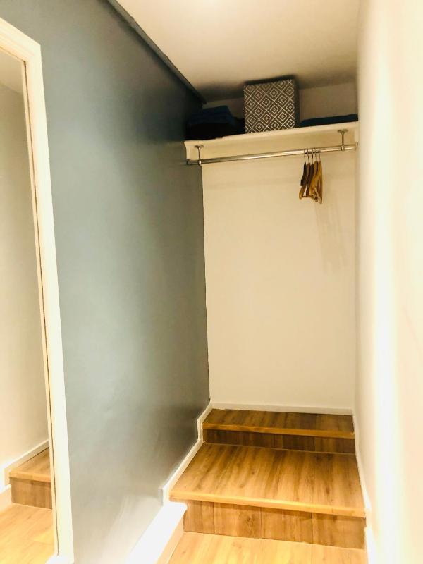 One-Bedroom Apartment image 4