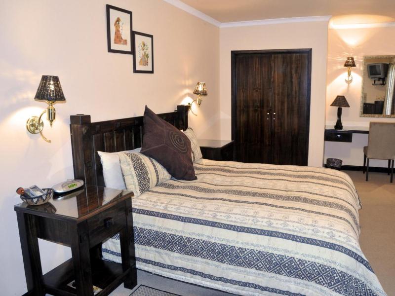 Ipe Tombe Guest Lodge - Midrand - image 6