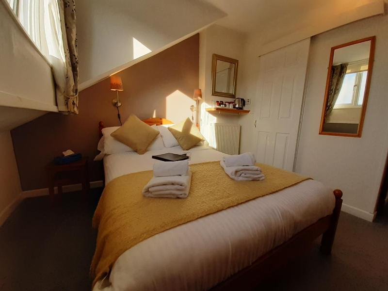 Double Room with Shower image 1