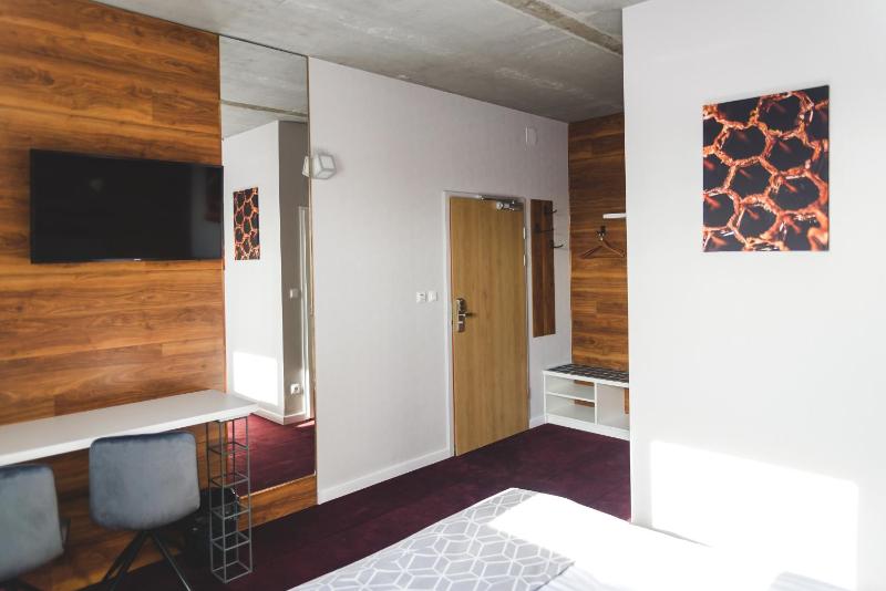 Standard Double Room image 2