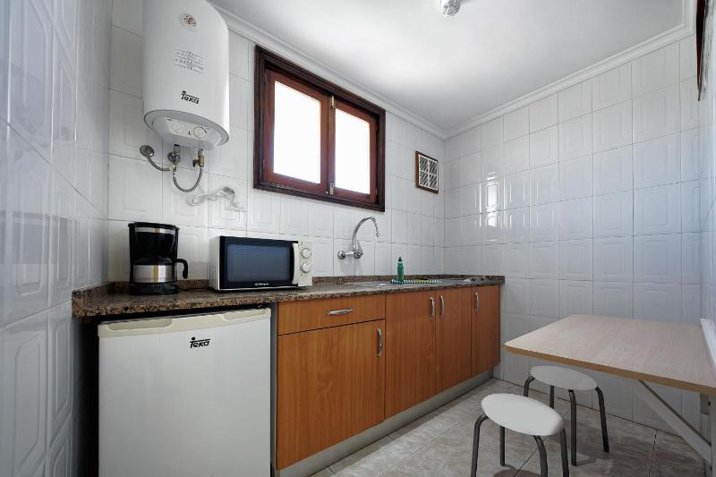 One Bedroom Apartment with Pool View image 4
