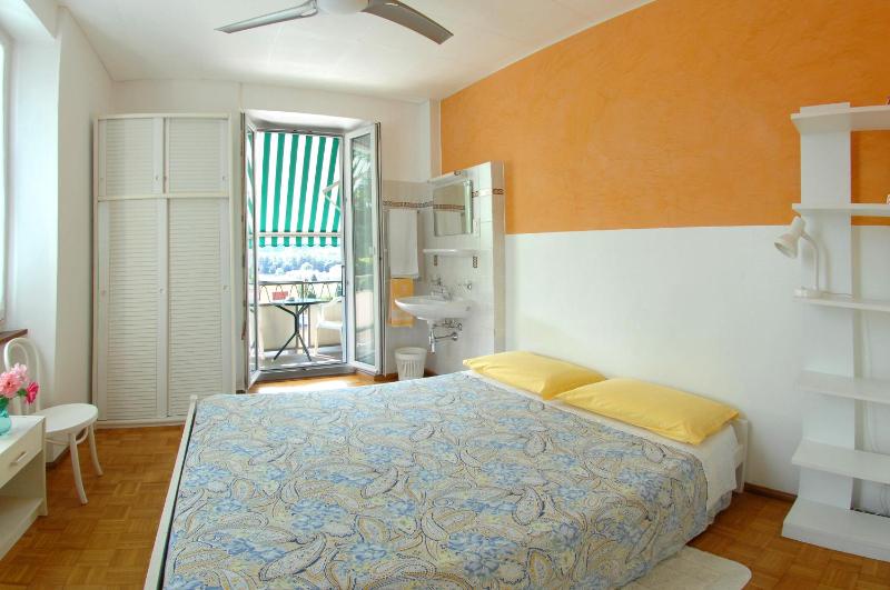 Double Room with Shared Bathroom image 1
