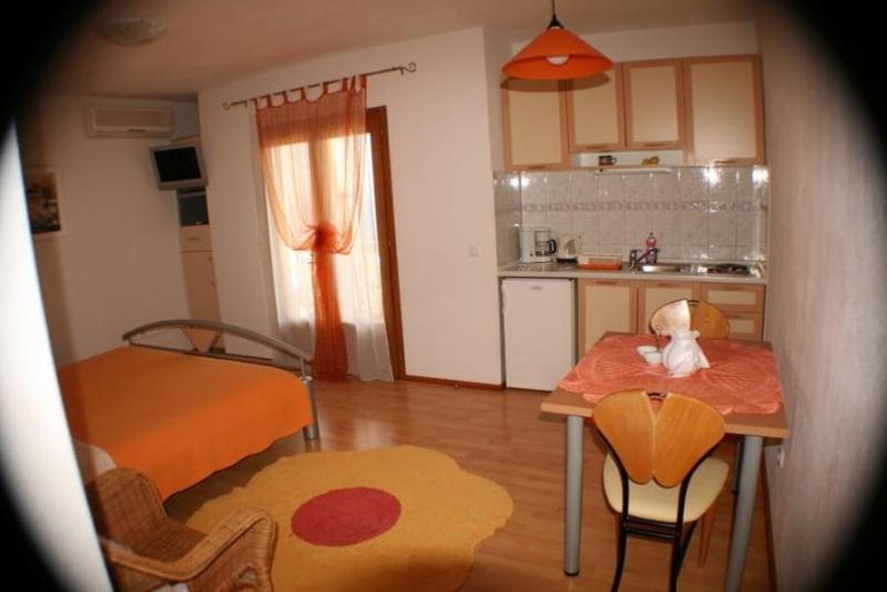 Studio apartment in Bol with sea view balcony air conditioning Wi-Fi (3417-3) - image 15