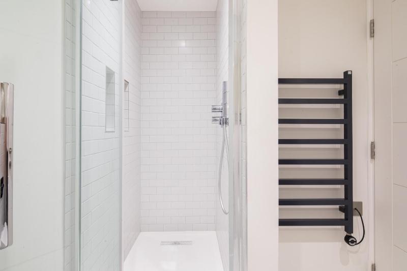 One-Bedroom Suite image 2