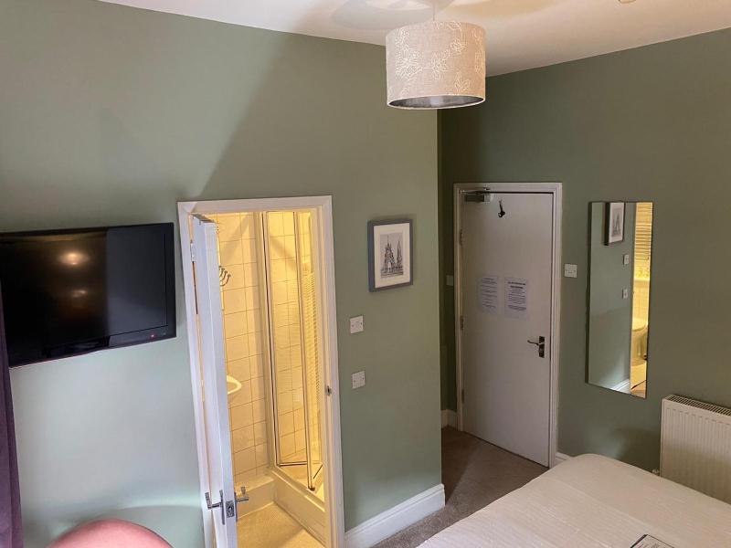 Grosvenor Place Guest House - image 28