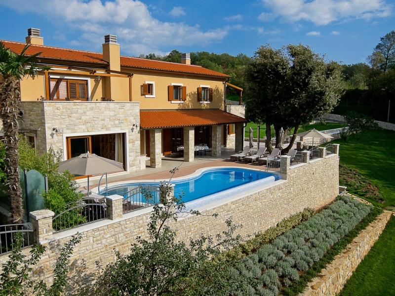 House Labin 688 - image 1