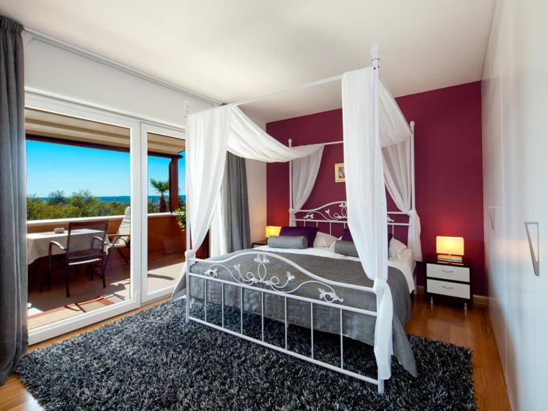 House Labin 688 - image 7