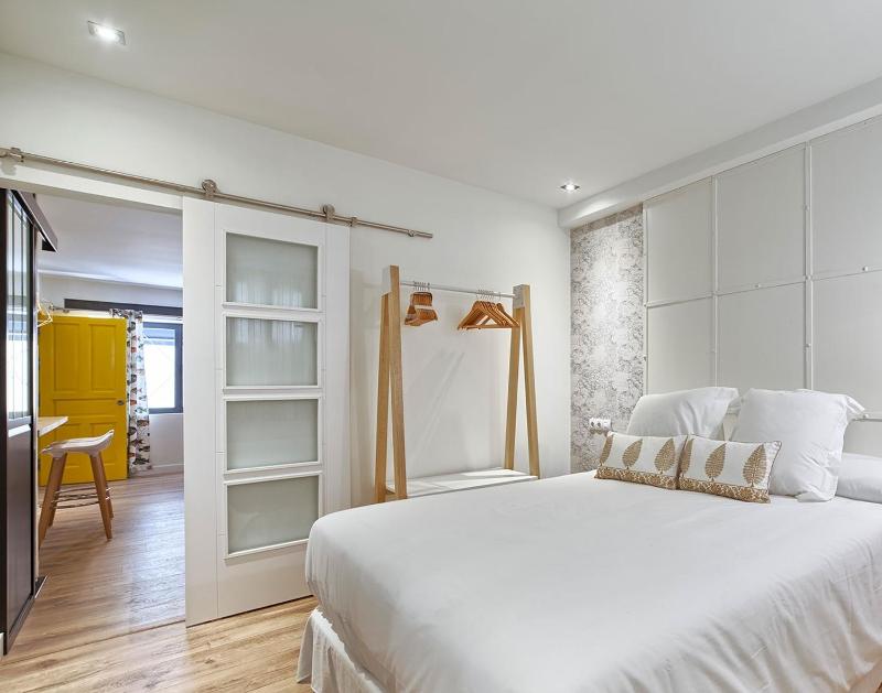 One-Bedroom Apartment image 3
