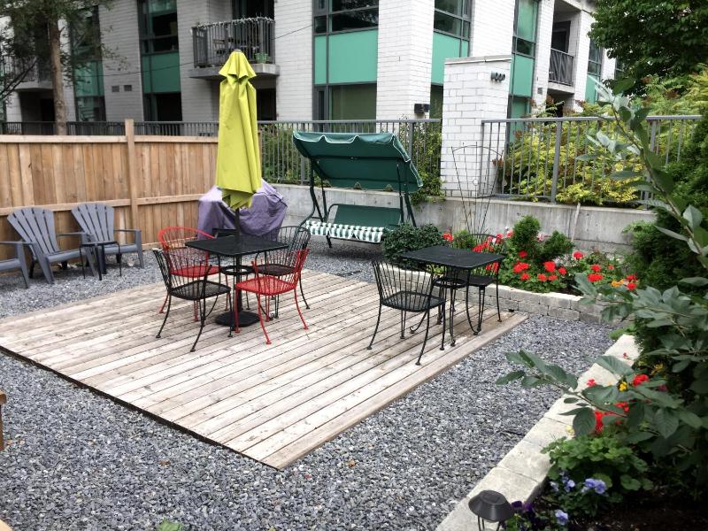Barefoot Inn - image 10