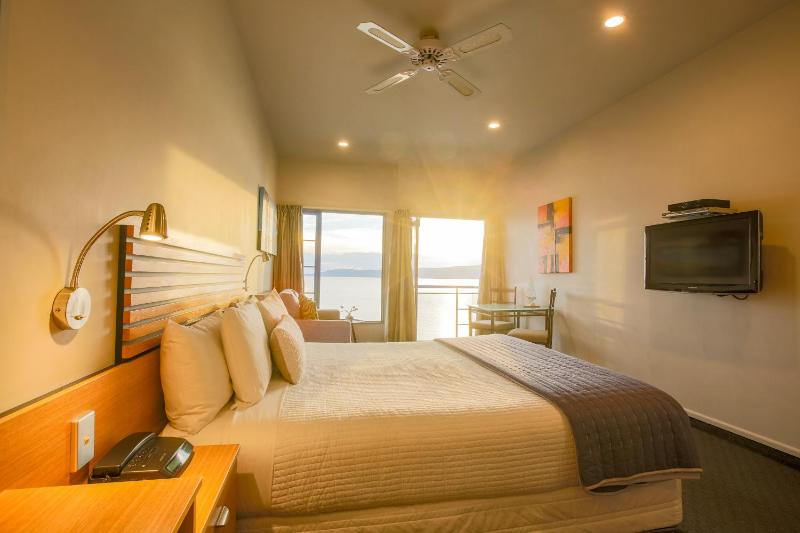 Clearwater Motor Lodge - image 1