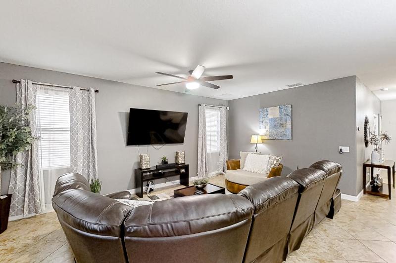 Six Bedroom house image 3