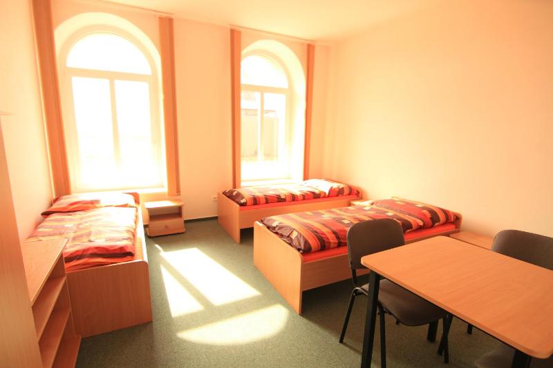 Triple Room with Shared Bathroom image 4