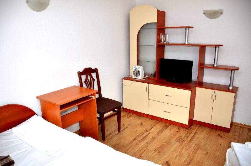 Double Room with Extra Bed image 3