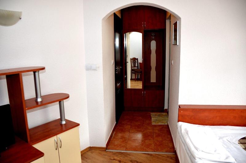 Double Room with Extra Bed image 2