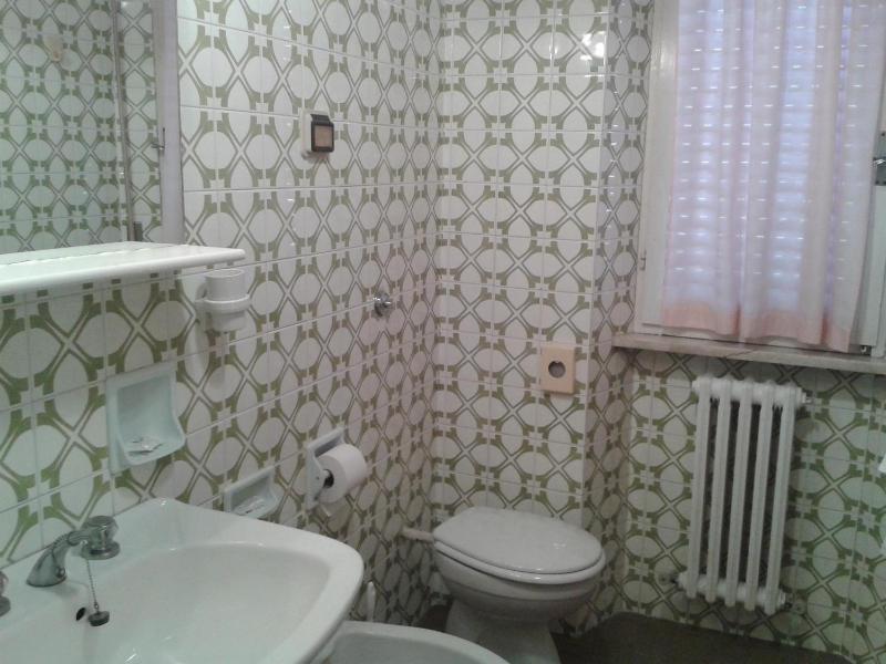 Double or Twin Room with Air-Conditioning image 3