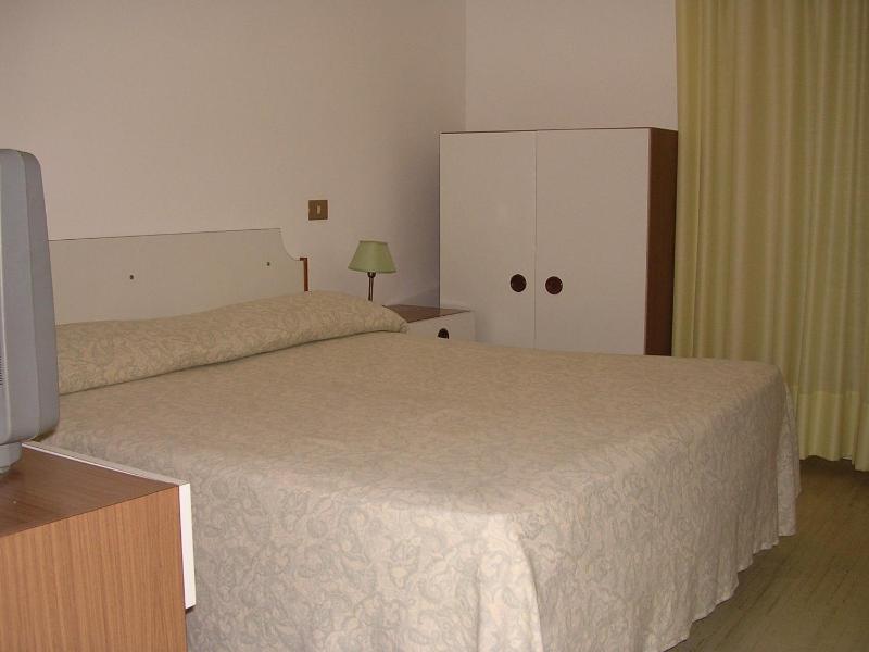 Double or Twin Room with Sea View image 2