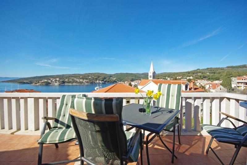 Economy Studio with Terrace and Sea View image 3