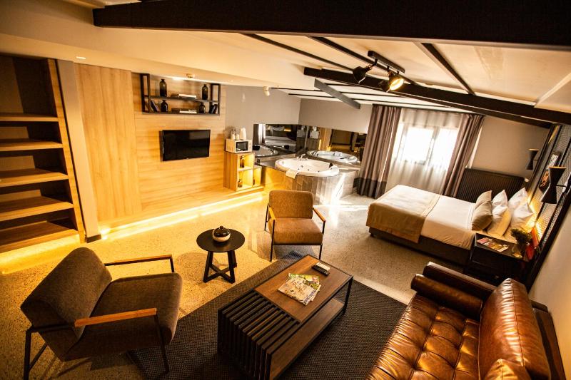 JAKUZI SUITE image 4