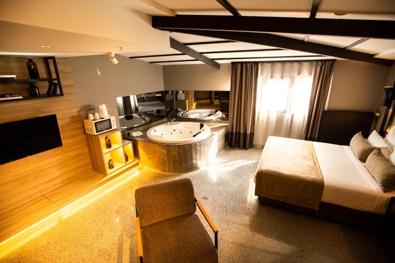 JAKUZI SUITE image 2