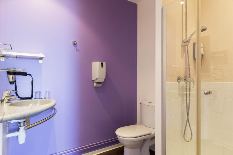 Twin Room image 3