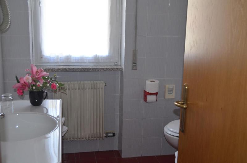 Double or Twin Room with Balcony image 3