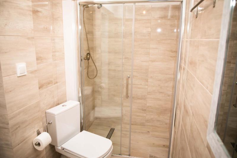 Standard Triple Room image 2