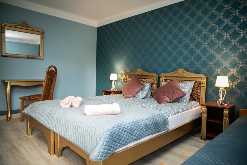 Standard Triple Room image 4