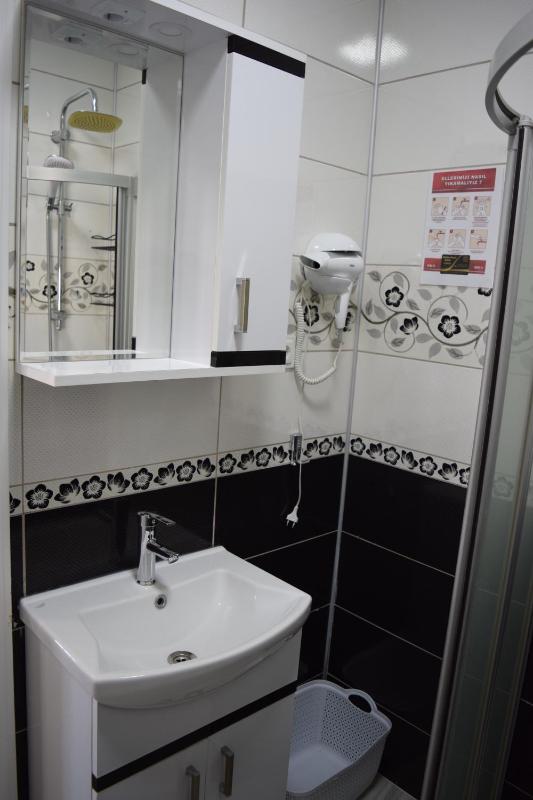 Studio Apartment with Sea View image 3
