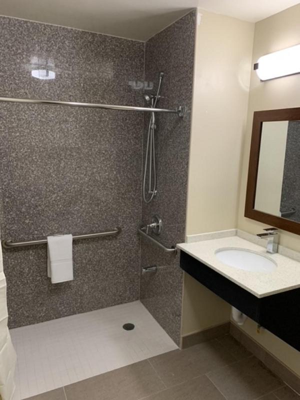 Quadruple Room - Disability Access image 3