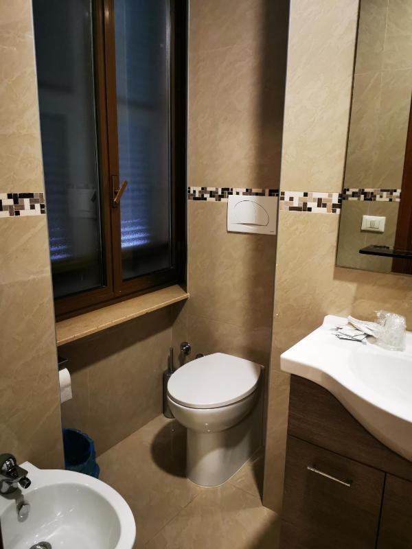 Single Room image 4
