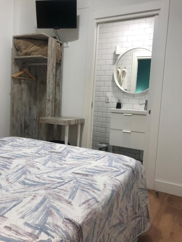 Double Room with Private Bathroom image 3