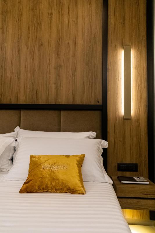 Superior King Room image 2