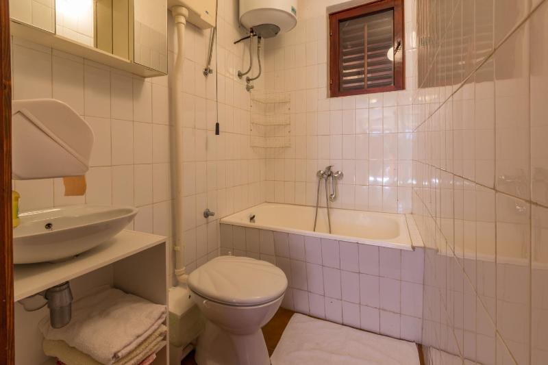 Apartment 1 image 1
