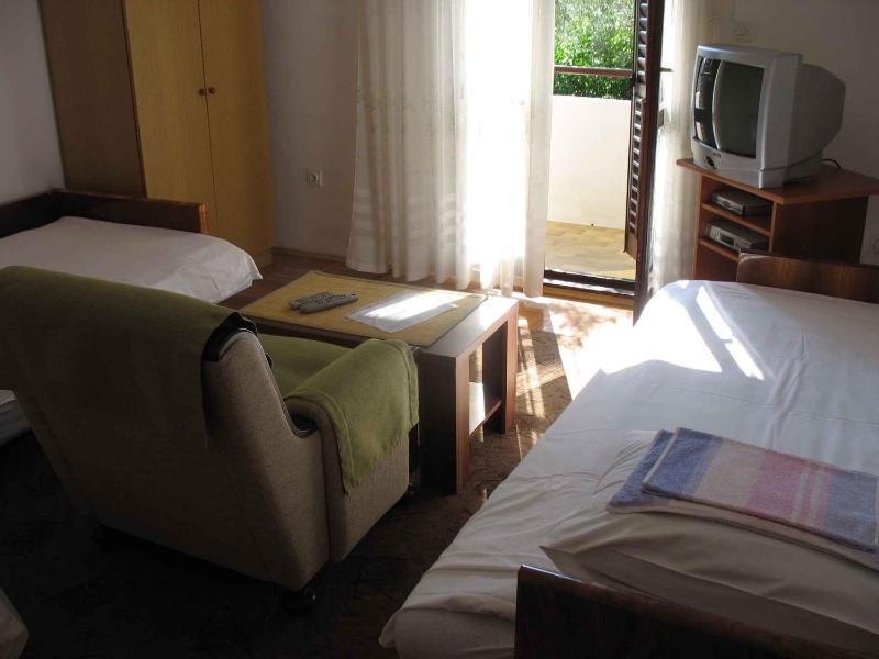 Apartment 1 image 3