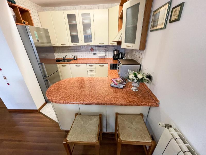 Apartment 4 image 3