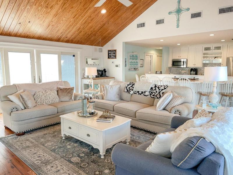 Three-Bedroom House image 2