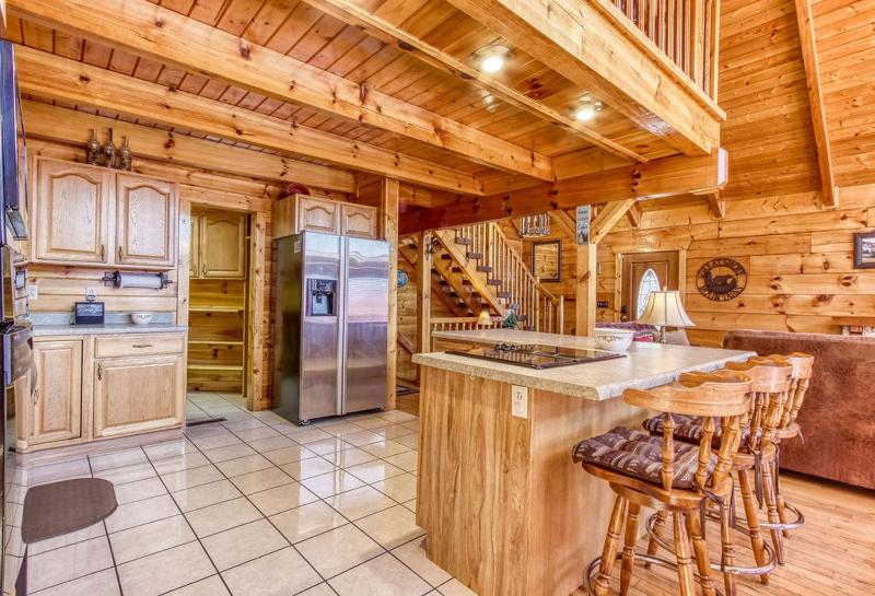 Livin' Lodge Hot Tub WIFI 560 FREE tickets each paid day Pool Table WIFI! - image 7