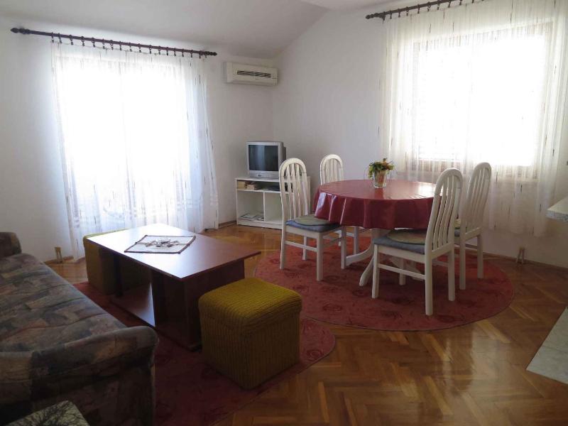 Apartment 1 image 3