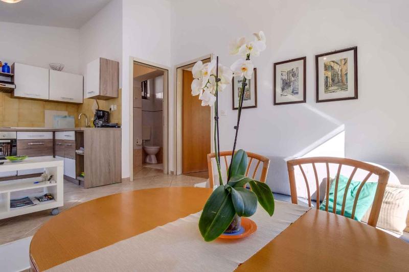 Apartment 1 image 1