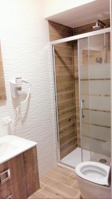Triple Room with Private Bathroom image 2
