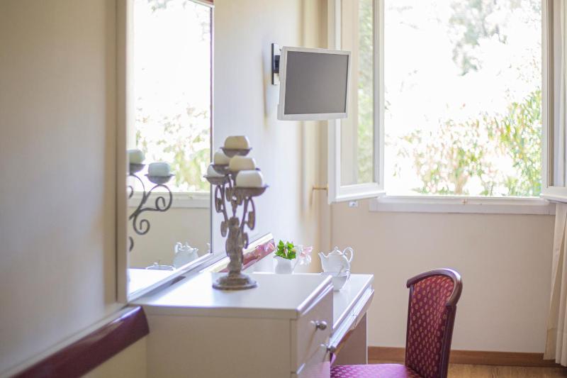 Budget Double or Twin Room Garden View image 3