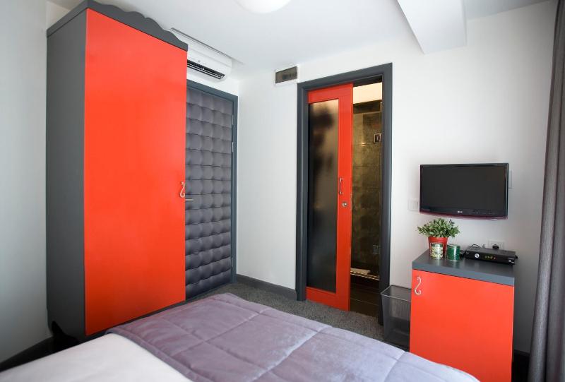 Standard Double Room image 4