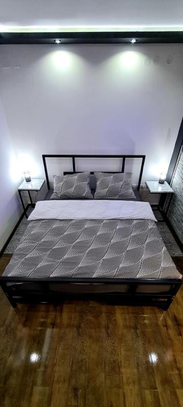 One-Bedroom Apartment image 2