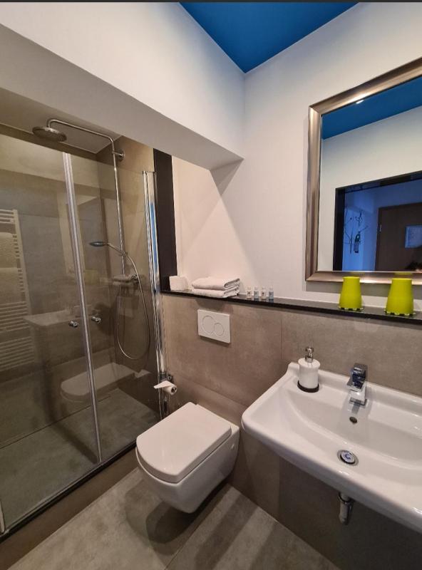 Double Room Hotel image 2