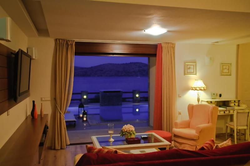  Four-Bedroom Villa with Private Pool - Beach Front image 2